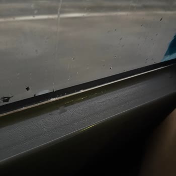 Yağmur Suyunun Camdan İçeri Girmesi Nedeniyle Rahatsız Yolculuk Ve Bilet İadesi Talebi