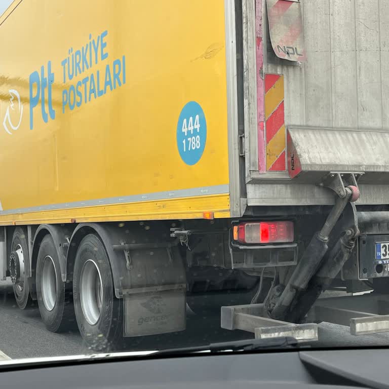 Kırıkkale’de PTT Kargo Sürücüsü Aşırı Hız Ve Dikkatsizliğiyle Güvenliği Tehdit Ediyor