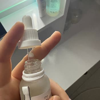 Küflü Şişe Serumu Cilt Sağlığını Tehlikeye Atıyor