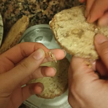 BİM Hamburger Köftesinde Yabancı Madde Ve Hijyen Sorunu