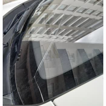 Kia Stonic Ön Cam Çatlağının Garanti Dışı Olduğu İddiası Ve Ücretsiz Değişim Talebi