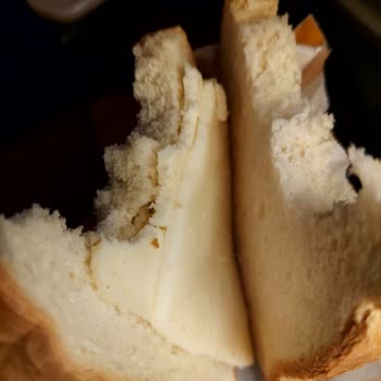 Menemen Opet’te ‘Bol Kaşarlı Tost’ Gerçekten Kaşarlı Ve Tost Değil