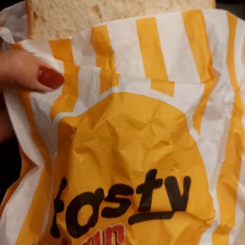 Menemen Opet’te ‘Bol Kaşarlı Tost’ Gerçekten Kaşarlı Ve Tost Değil