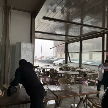 Norm Metal’in Denetimsiz Montajı Giyotin Cam Sisteminde Çöküşe Ve Büyük Zararına Neden Oldu