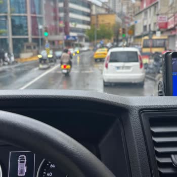 Esenler’de Çift Sıra Parkların Trafiği Boğması Ve Denetim Talebi
