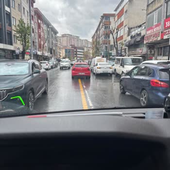 Esenler’de Çift Sıra Parkların Trafiği Boğması Ve Denetim Talebi
