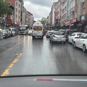 Esenler’de Çift Sıra Parkların Trafiği Boğması Ve Denetim Talebi