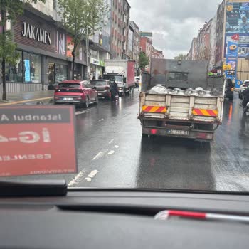 Esenler’de Çift Sıra Parkların Trafiği Boğması Ve Denetim Talebi