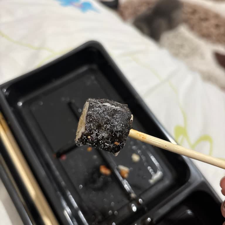Küflü Sushida Ürünü Sağlık Riski Ve İade Talebi