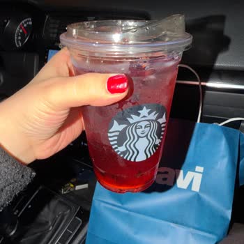 Berry Hibiscus İçeceği Kalitesiz Hazırlandı Ve Personel Tavırından Şikayet