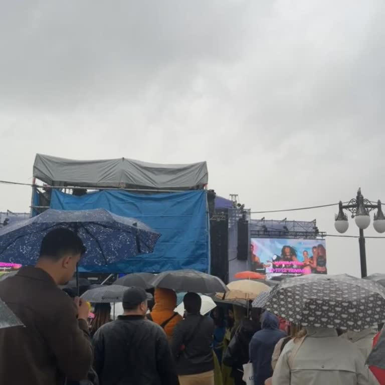 Yağmur Ve Soğuk Hava Nedeniyle Açık Hava Konserinde Mağduriyet Ve İade Talebi