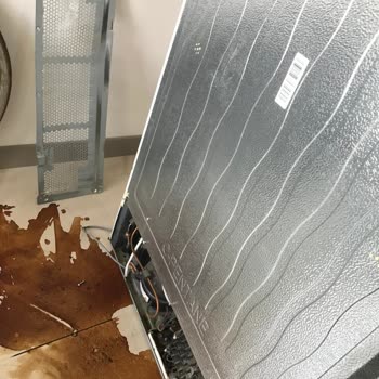 Arçelik Buzdolabının Yüksek Sıcaklık Uyarısı Ve Çalışmama Sorunları Nedeniyle Ürün Değişimi İsteği