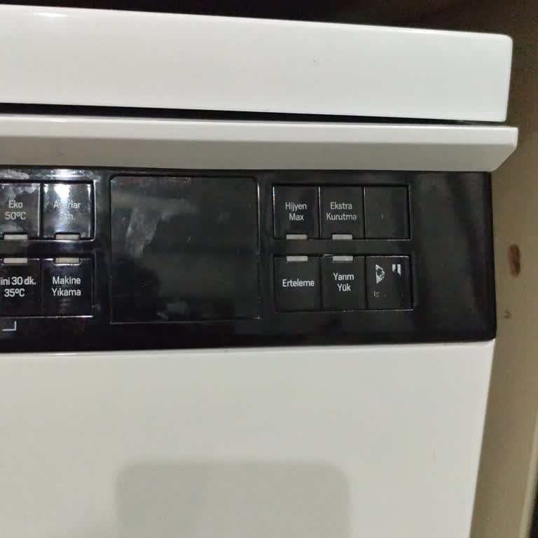 Arçelik Bulaşık Makinesinin Yazıları Silindi, Yetkili Servis Yanıt Vermedi