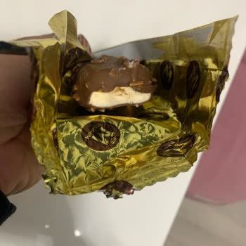 Getir'de Magnum Dondurmada Kırık Saplar Ve Yetersiz Müşteri Desteği