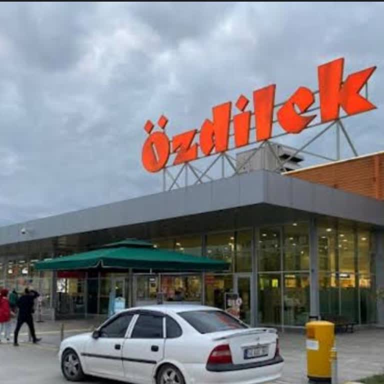 Depoda Ürün Ayıklayan Çalışanlar Müşteri Güvenini Sarsıyor