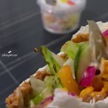 Komagene Çiğköfte İçinden Çıkan Marul