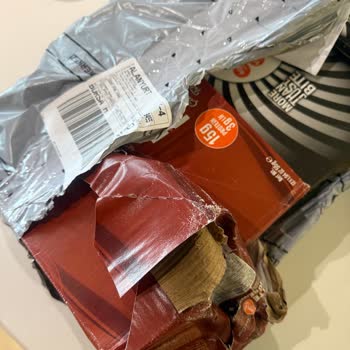 DHL Kargo Paketi Islak Ve Yırtılmış Olarak Teslim Edildi