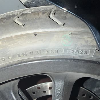 Açar Otomotiv'de 44 Bin TL'ye Eski Üretim Lastik Satışı
