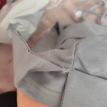 Kusurlu Tunik İçin İade Kargo Ücretinin Satıcıya Ait Olması Gerekiyor