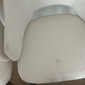 Vivense’den Hasarlı Ve Kirli Mobilya Teslimatı, Eksik Koltuk Şikayeti