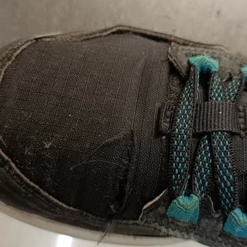 Decathlon Çocuk Botu Kısa Sürede Yırtıldı, Kargo İle Garanti İncelemesi Reddedildi