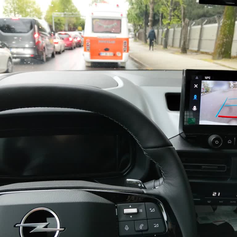 Yeni Opel Combo’da Akü Ve Ekran Sorunları, Servisin Çözüm Eksikliği