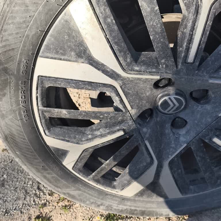 Citroen EC4X Araçta Lastik Patlaması Ve Yol Yardımı İletişimsizliği