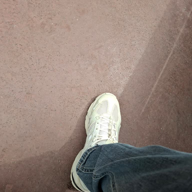 Skechers Ayakkabısında Kısa Yürüyüşte Uyuşma Ve Ağrı