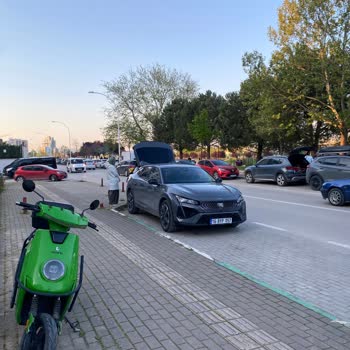 Haritada Alan İçinde Görünmesine Rağmen Araç Dışta Kilitlendi Ve Kartımdan Ücret Çekildi
