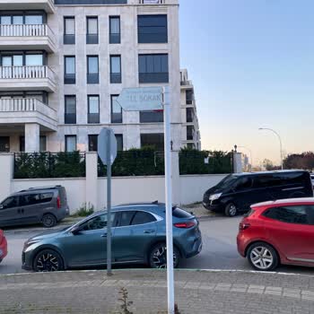 Haritada Alan İçinde Görünmesine Rağmen Araç Dışta Kilitlendi Ve Kartımdan Ücret Çekildi