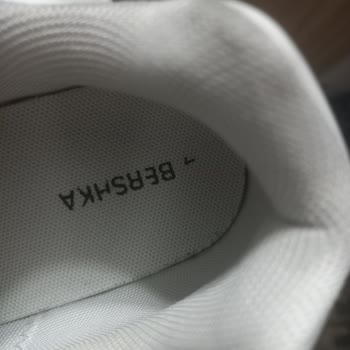 Bershka Ayakkabımda Kısa Sürede Yırtılma Ve Şirketin Cevapsızlığı