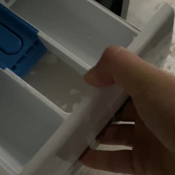 Bosch Çamaşır Makinesinde Kıyafet Zararları Ve Yumuşatıcı Çekmeme Sorunu