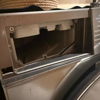 Arçelik YKMG 1060 Çamaşır Makinesinde Paslanan Civatalar İçin Ücretsiz Parça Değişimi Talebi