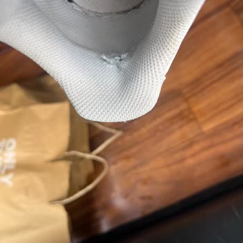 Nike Ayakkabımda Kısa Sürede Yırtık Mağaza Değişim Ve İade Talep Ediyor
