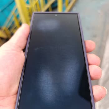 Samsung S24 Ultra’da Görünmeyen Ekran Lekeleri Ve Yetkili Servisin İlgisizliği