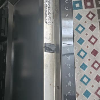 Haier Evimde Rutubet Olmadığı Halde Makinenin Çoğu Yeri Paslanmıştır
