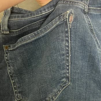 Mavi Jean Pantolonum Altı Ayda Yırtıldı, Değişim İstiyorum