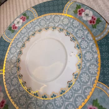 Kırık Kahve Fincanı Ve İade Gecikmesinde Müşteri Hizmetlerinin İlgisizliği