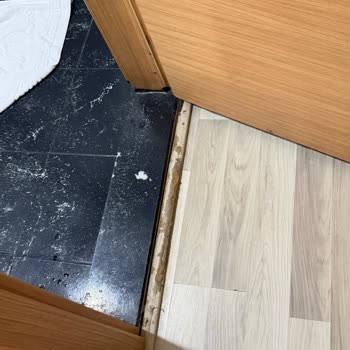 Selimpaşa Konağı Otel Odası İnanılmaz Pis Ve Eskilikten Dökülüyor