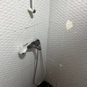Selimpaşa Konağı Otel Odası İnanılmaz Pis Ve Eskilikten Dökülüyor