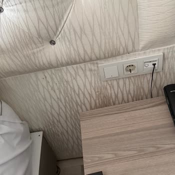 Selimpaşa Konağı Otel Odası İnanılmaz Pis Ve Eskilikten Dökülüyor