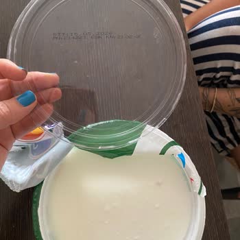 Yemeksepeti Market'te Soğuk Zincir İhlali Ve Küflü Süt Ürünleri