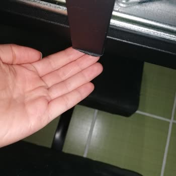 Zenora Masa Sandalye Alınan Mutfak Takımı Ayıplı Ve Güvenlik Tehlikesi Oluşturdu