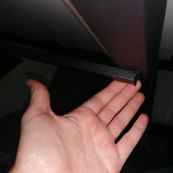 Zenora Masa Sandalye Alınan Mutfak Takımı Ayıplı Ve Güvenlik Tehlikesi Oluşturdu