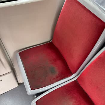 Bağcılar Karaköy Tramvay Koltukları Hijyen Sorunu Ve Acil Yenilenmesi Talebi