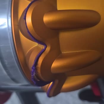 Dyson V15 Garanti Dışı Çatlak Kolu Ve Kendiliğinden Durma Sorunları Kabul Edilemez