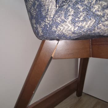 Enza Home Sandalyelerinde Kalite Sorunu Ve Güvenlik Endişesi