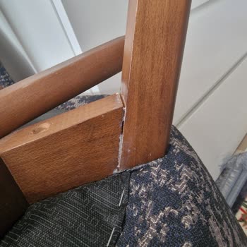 Enza Home Sandalyelerinde Kalite Sorunu Ve Güvenlik Endişesi
