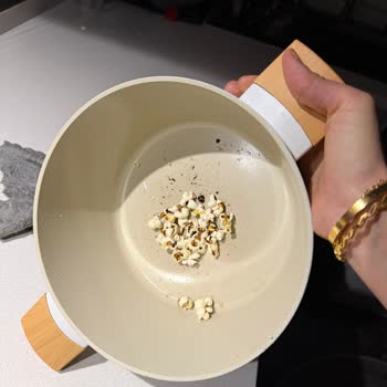 Karaca Züccaciye Altı Ayda Swiss Kristal Tencere Setimde Kaplama Soyulması Ve Performans Düşüşü