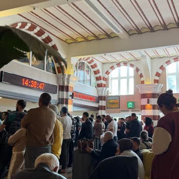 Orange County Kemer Otelinde Check-In Gecikmesi Ve Çocuklu Aileyi Uzun Süre Bekletti